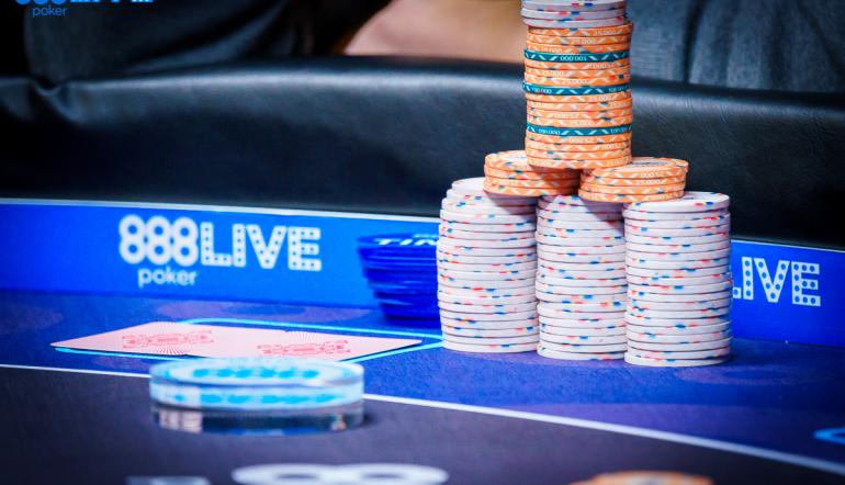 Jogo short stack em torneios de poker
