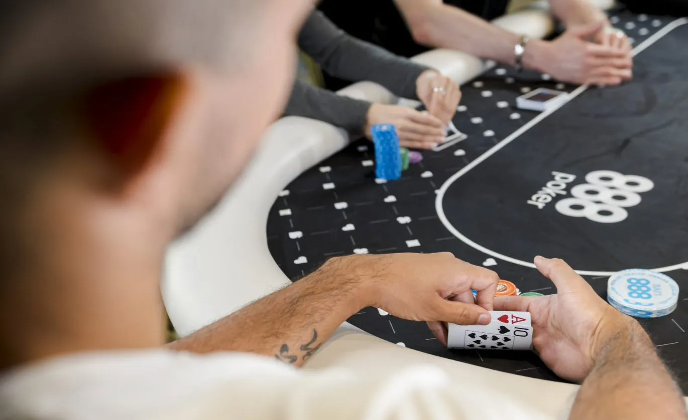 TILTAR NO POKER É NORMAL? APRENDA SE CONTROLAR NA HORA DE JOGAR POKER