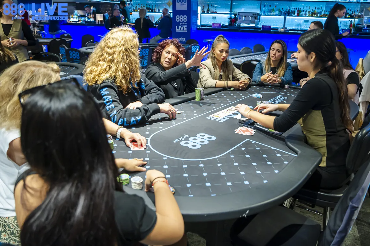 mulheres a jogar poker