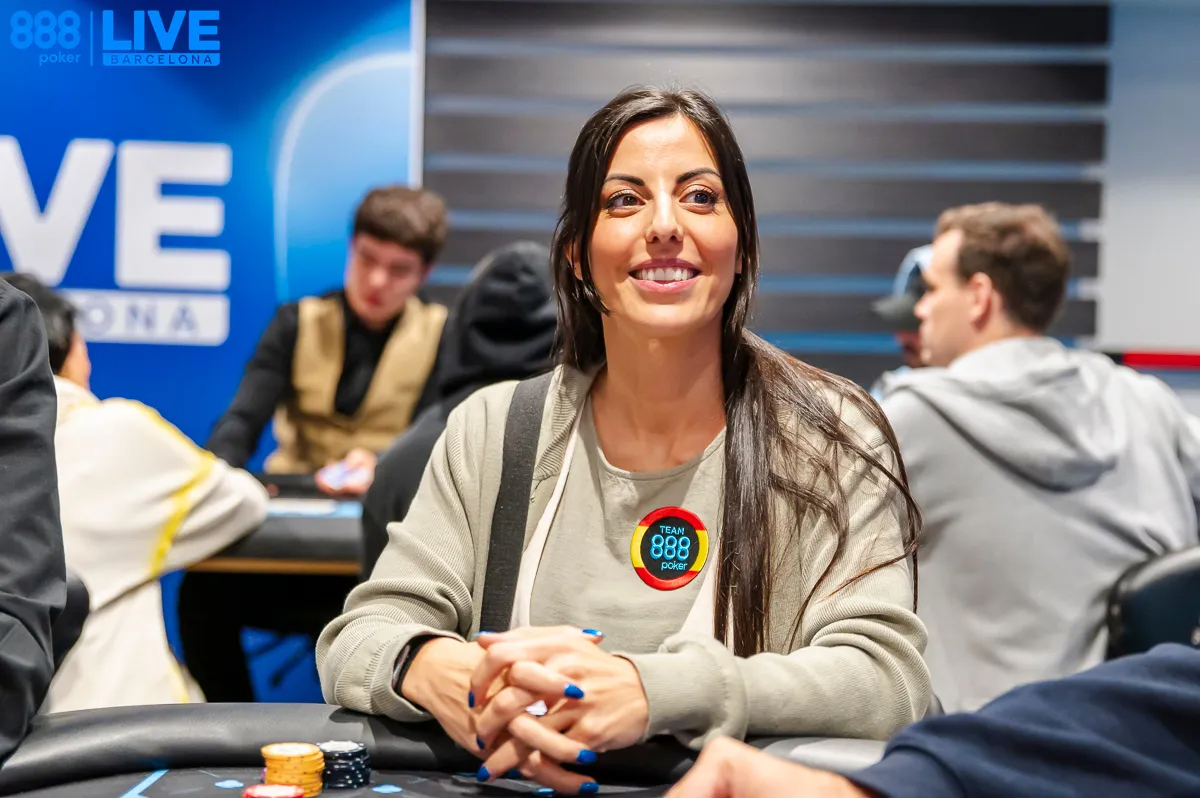 lucia navarrio poker