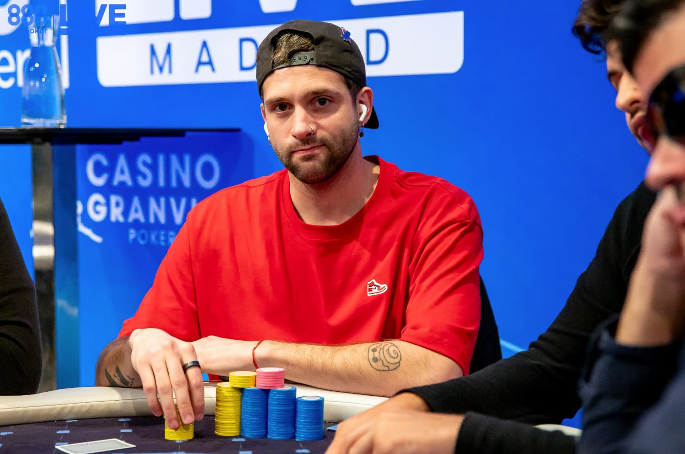 jogador de poker stack fichas
