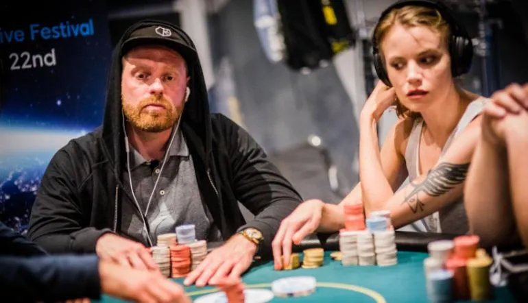 evolução estrategia de poker