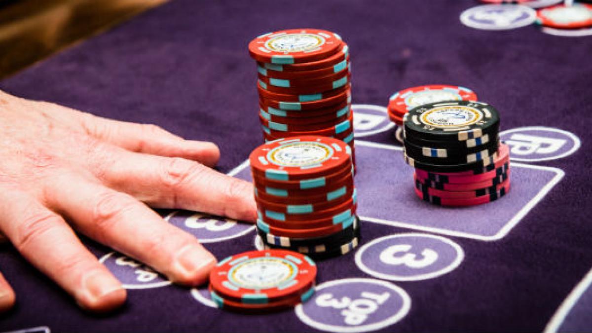 Mundo Positivo » Aprenda como jogar poker online: um guia completo