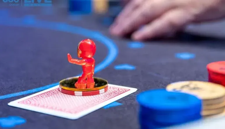 protetor cartas poker